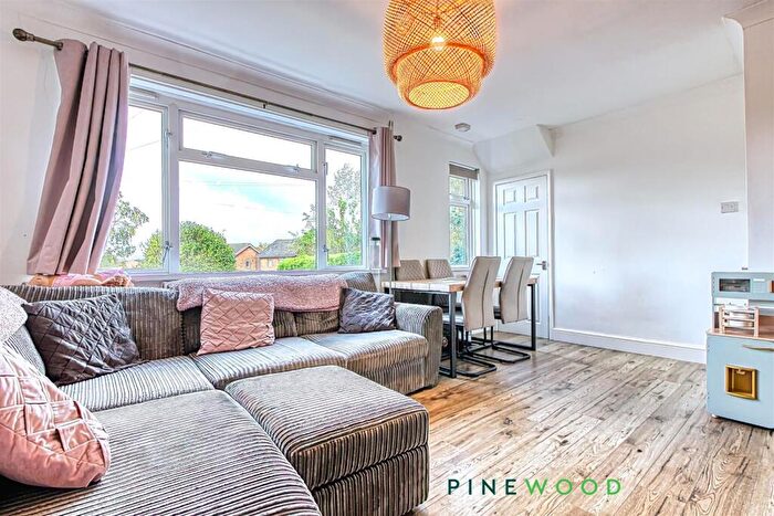 2 Bedroom Semi-Detached House For Sale In Scarsdale Crescent, Brimington, Chesterfield, Derbyshire, S43