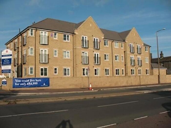 2 Bedroom Flat To Rent In Moorlands Edge, Outlane, Huddersfield, HD3