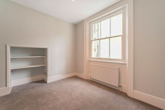 2 Bedroom Flat To Rent In Old Marylebone Road, Marylebone, London, NW1