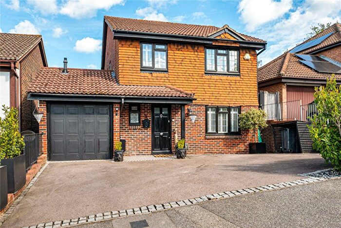 4 Bedroom Detached House For Sale In Badgers Rise, Badgers Mount, Sevenoaks, Kent, TN14