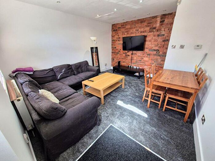 4 Bedroom Terraced House To Rent In Granby Terrace, Leeds, LS6