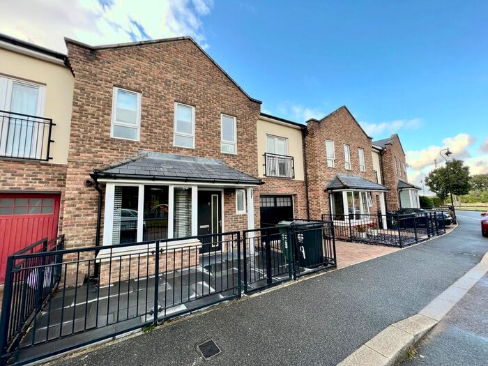 3 Bedroom Terraced House To Rent In Vaughan Avenue, Greenhithe, DA9