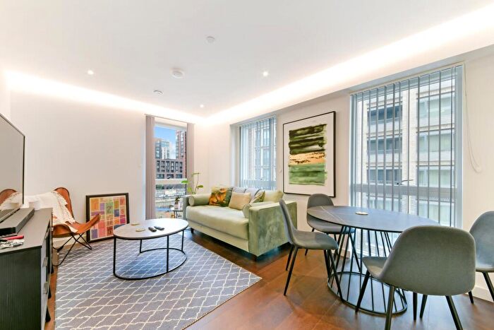 1 Bedroom Flat To Rent In Montrose Building, Lexington Gardens, London, SW11