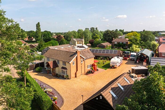 4 Bedroom Detached House For Sale In Wood Lane, Willington, Bedfordshire, MK44