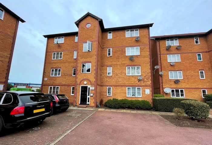 1 Bedroom Flat To Rent In Cameron Square, Mitcham, CR4