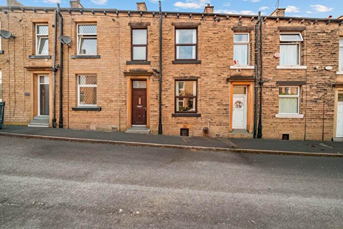 2 Bedroom End Of Terrace House For Sale In Bath Street, Elland, HX5