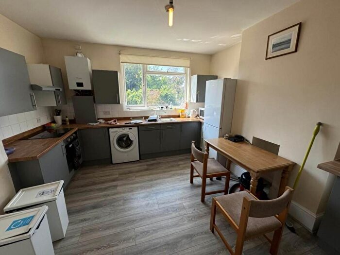 4 Bedroom Flat To Rent In Wellington Hill West, Bristol, BS9