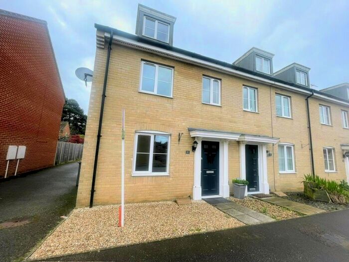 3 Bedroom Town House To Rent In The Combers, Kesgrave, Ipswich, IP5