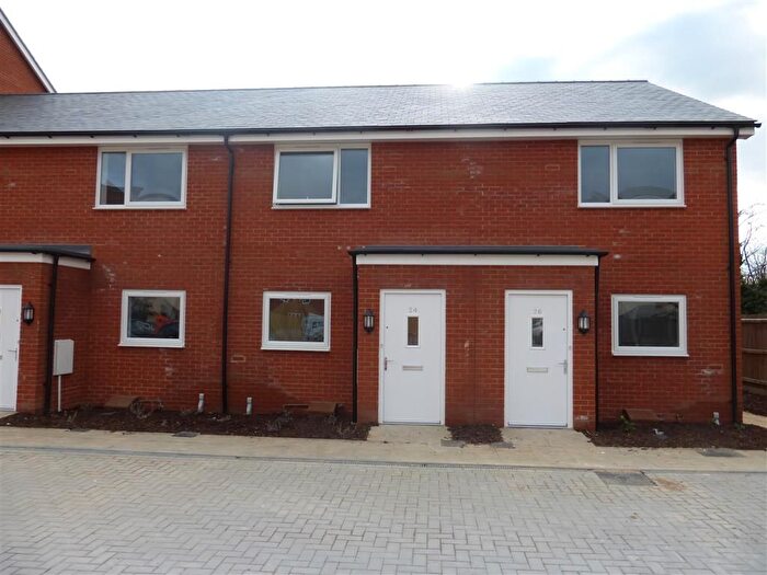 2 Bedroom Property To Rent In Boldison Close, Aylesbury, HP19