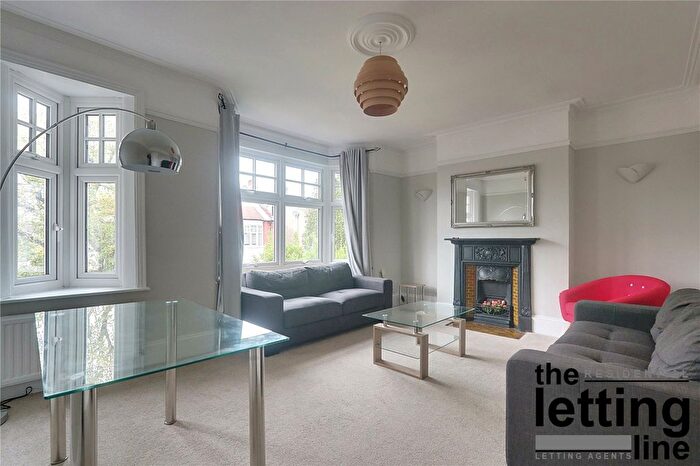 1 Bedroom Flat To Rent In Kingsley Road, London, N13