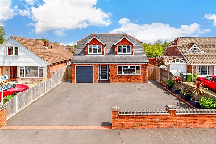 4 Bedroom Detached House For Sale In Harvest Road, Waterlooville, Hampshire, PO7