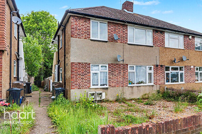2 Bedroom Maisonette For Sale In Brunswick Gardens, Hainault, IG6