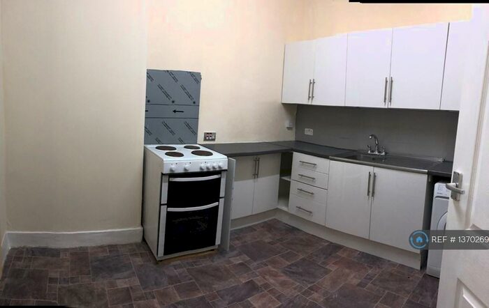 2 Bedroom Flat To Rent In Willowbrae Road, Edinburgh, EH8