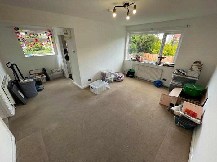 2 Bedroom Flat To Rent In Alwoodley Court Gardens, Leeds, West Yorkshire, LS17