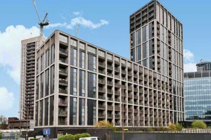 2 Bedroom Flat To Rent In Caithness Walk, Croydon, CR0