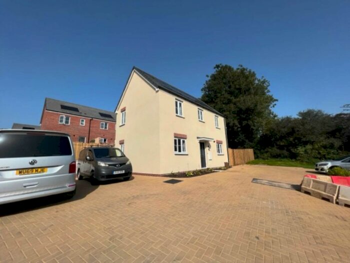 3 Bedroom Detached House To Rent In Maple Grove, Ivybridge, PL21