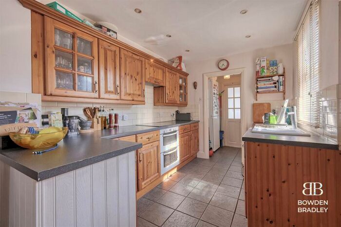 3 Bedroom End Of Terrace House For Sale In Greenfield Street, Waltham Abbey, EN9