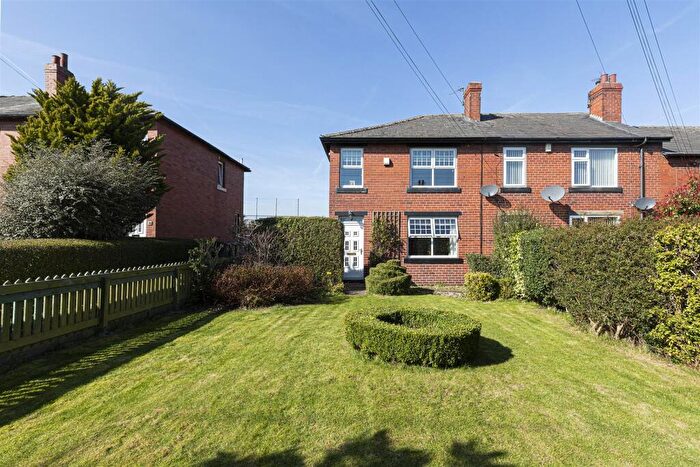 3 Bedroom End Of Terrace House For Sale In Warburton, Emley, Huddersfield, HD8