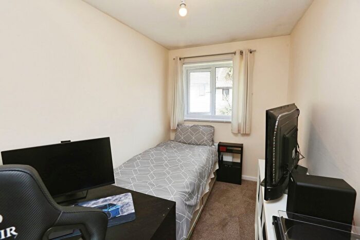 2 Bedroom End Of Terrace House For Sale In Vineyard Close, Southampton, Hampshire, SO19
