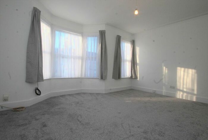 1 Bedroom Flat To Rent In Kitchener Road, Seven Sisters N17
