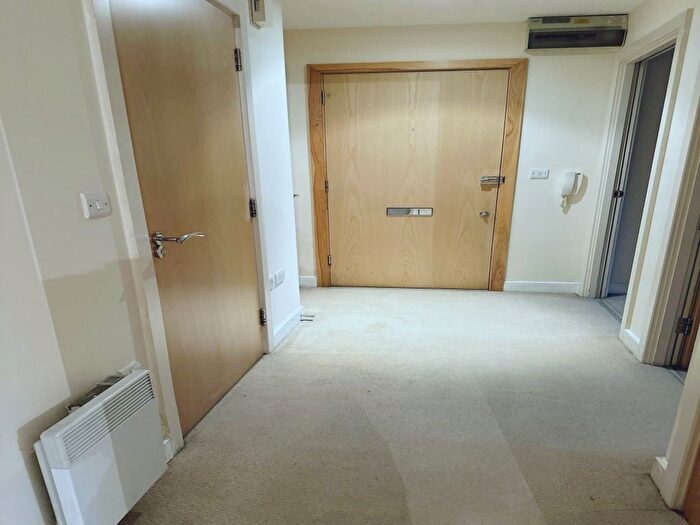 2 Bedroom Flat For Sale In Park Lane, Croydon, CR0