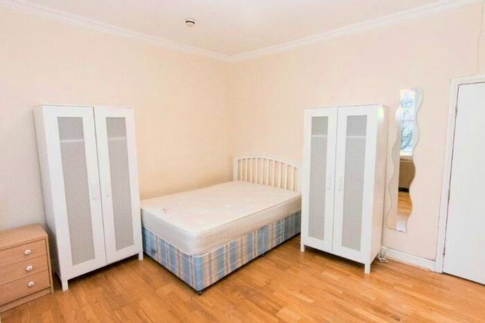 Studio To Rent In Netherwood Road, Shepherds Bush, London, W14