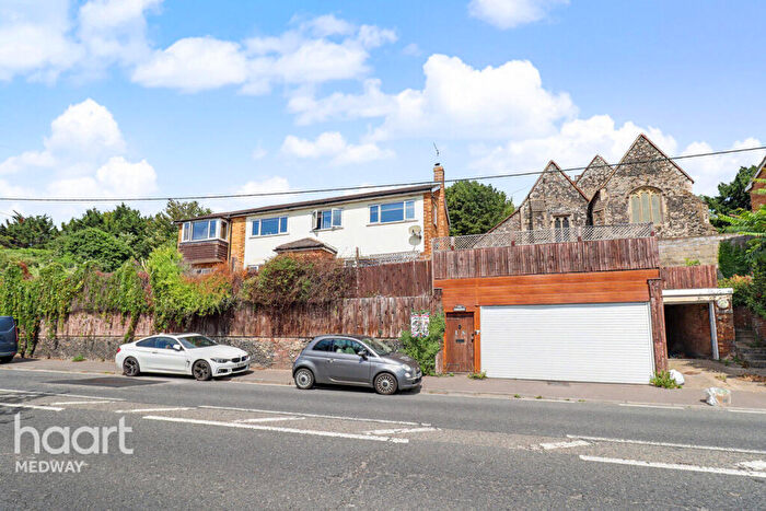 4 Bedroom Detached House For Sale In Rochester Road, Rochester, ME2