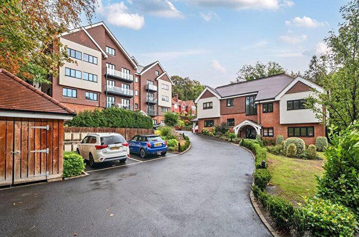 2 Bedroom Flat For Sale In Plough Lane, West Purley, CR8