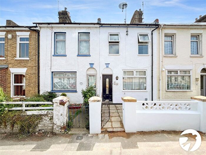 2 Bedroom Terraced House To Rent In Gordon Road, Rochester, Kent, ME2