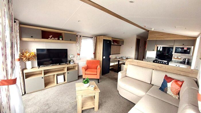 2 Bedroom Park Home For Sale In Polperro Holiday Park – Cornwall, PL13