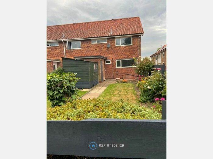3 Bedroom Terraced House To Rent In Ashtree Close, Belton, Doncaster, DN9