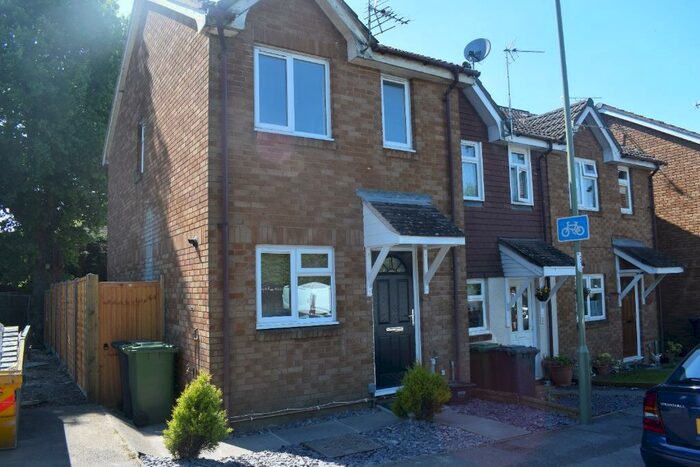 2 Bedroom End Of Terrace House To Rent In Brookside Way, West End, SO30