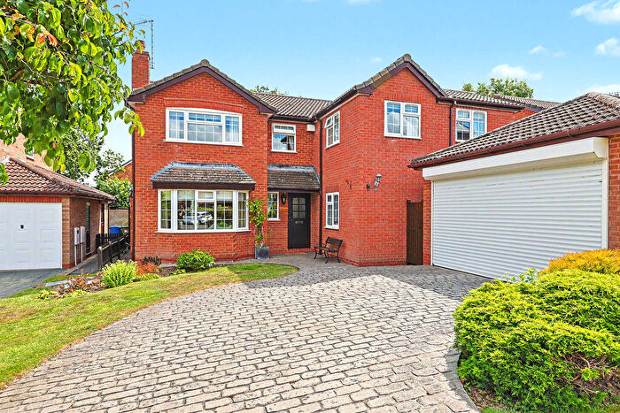 4 Bedroom Detached House For Sale In Bunting Close, Walton, Chesterfield, S42