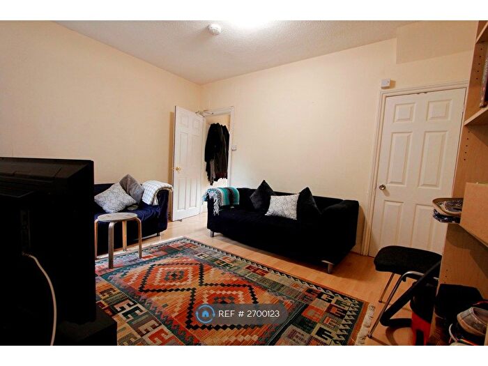 4 Bedroom Terraced House To Rent In Grange Avenue, Reading, RG6