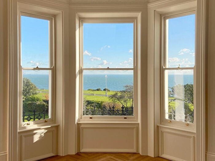 2 Bedroom Flat For Sale In Clifton Crescent, Folkestone, CT20