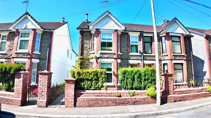 3 Bedroom Semi-Detached House For Sale In Victoria Road, Fleur De Lis, NP12