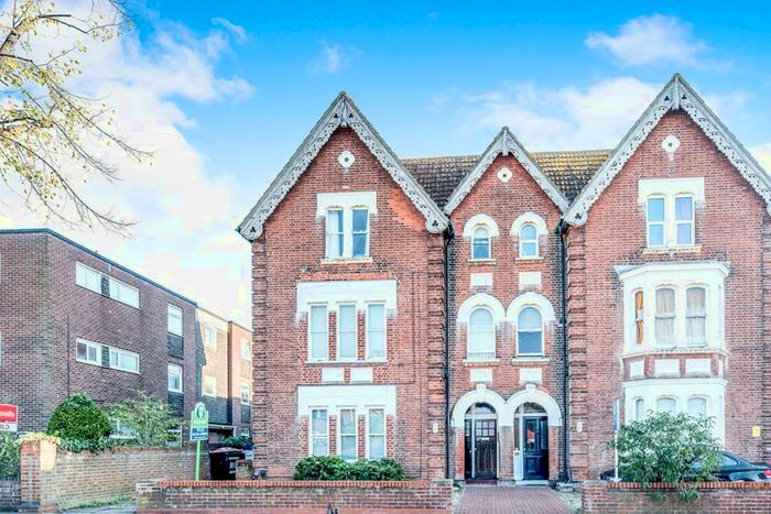 2 Bedroom Flat To Rent In Shakespeare Road, Bedford, MK40