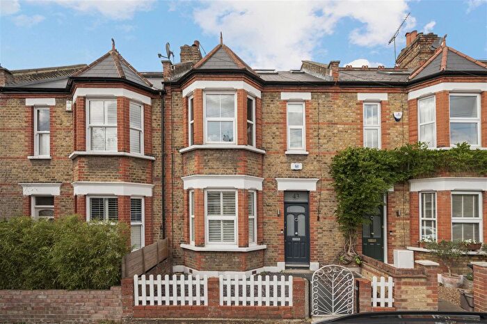 3 Bedroom Property For Sale In Trewince Road, London, SW20