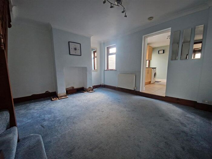 3 Bedroom Terraced House For Sale In Horace Street, Swindon, SN2