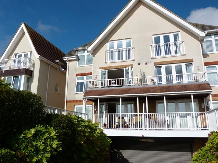 2 Bedroom Apartment For Sale In Dumpton Park Drive, Broadstairs, Kent, CT10