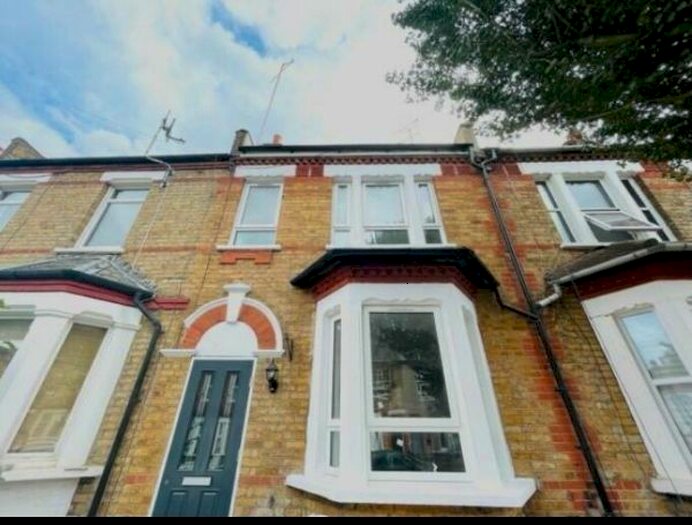 4 Bedroom Semi-Detached House To Rent In Roydene Road, London, SE18