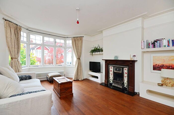 3 Bedroom Flat To Rent In Kenilworth Avenue, Wimbledon, London, SW19