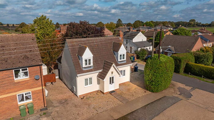 3 Bedroom Chalet For Sale In Crown Avenue, Christchurch, Wisbech, PE14