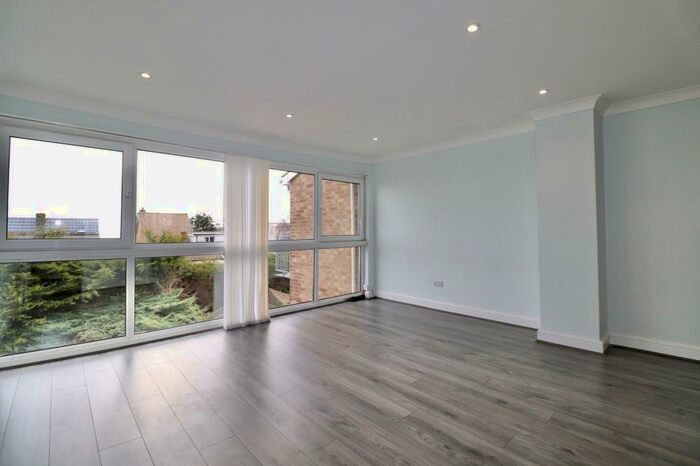 4 Bedroom Town House To Rent In Private Road, Sundale Close, Holland-on-Sea, CO15