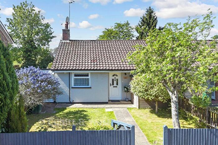 1 Bedroom Terraced Bungalow For Sale In Kirdford Close, Crawley, West Sussex, RH11