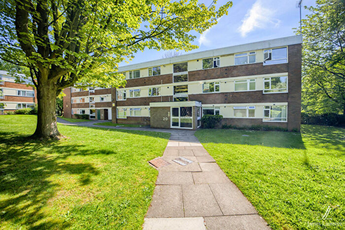 2 Bedroom Apartment To Rent In Lloyd Square, Niall Close, Edgbaston, B15