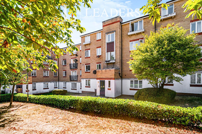 2 Bedroom Flat To Rent In Dads Wood, CM20