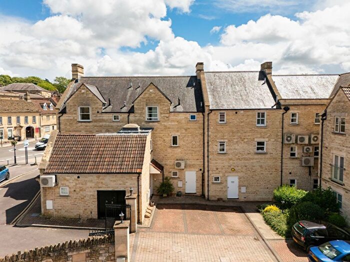 2 Bedroom Flat For Sale In Stones Court, Station Approach, Bradford On Avon, BA15