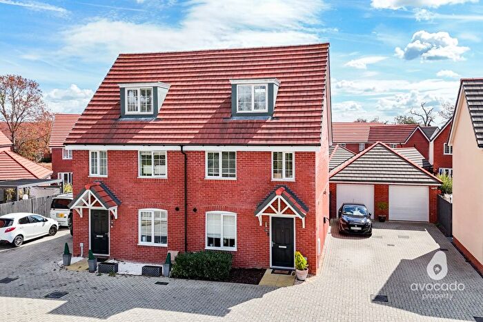 3 Bedroom Semi-Detached House For Sale In Shipridge Drive, Spencers Wood, RG7