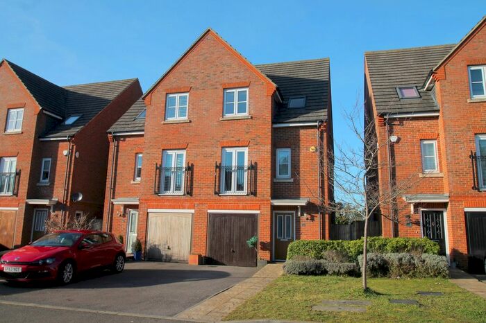 3 Bedroom Town House To Rent In Trueman Road, Kenley, CR8